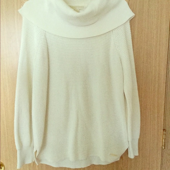 Michael Kors Sweaters - Michael Kors gently used sweater.